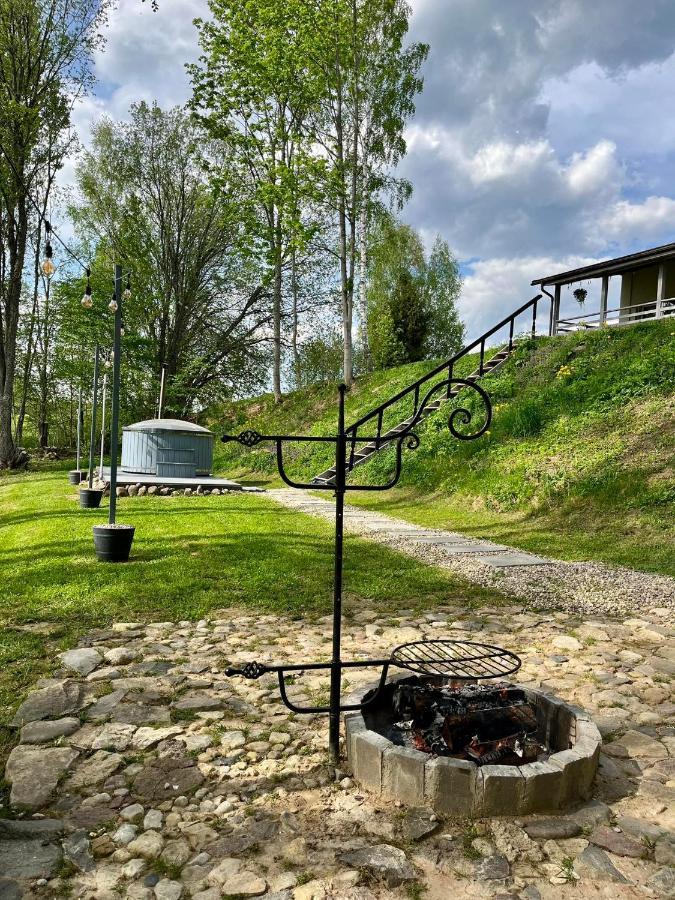 Atputas Namins Jaunlaicene Villa Bagian luar foto